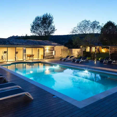 Hotel Carcarille Restaurant Le C 3*